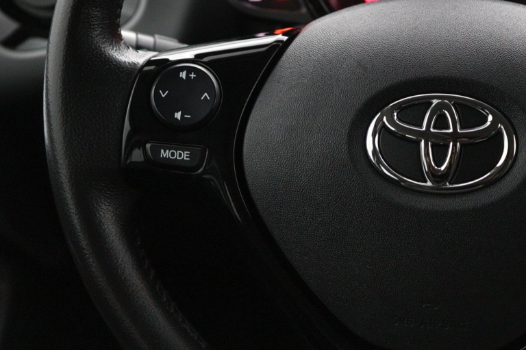 Toyota Aygo - 1.0 VVT-i x-play 19