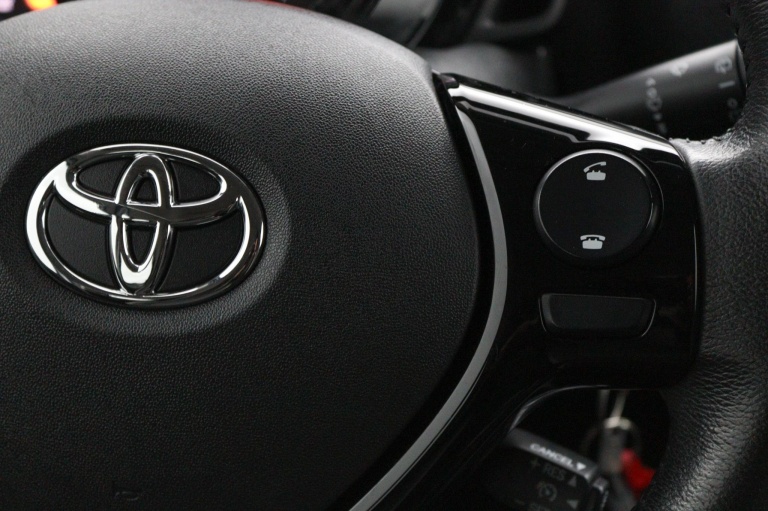 Toyota Aygo - 1.0 VVT-i x-play 21