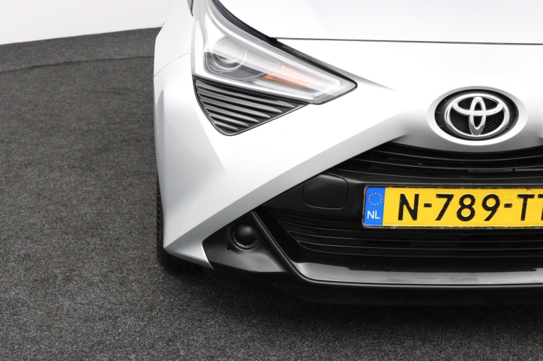 Toyota Aygo - 1.0 VVT-i x-play 35