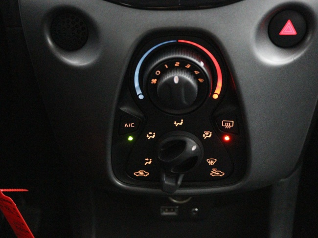 Toyota Aygo - 1.0 VVT-i x-play