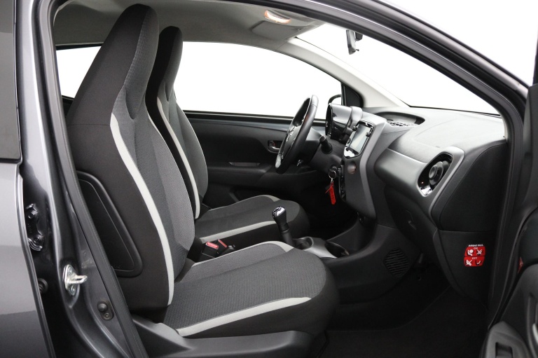 Toyota Aygo - 1.0 VVT-i x-play 22