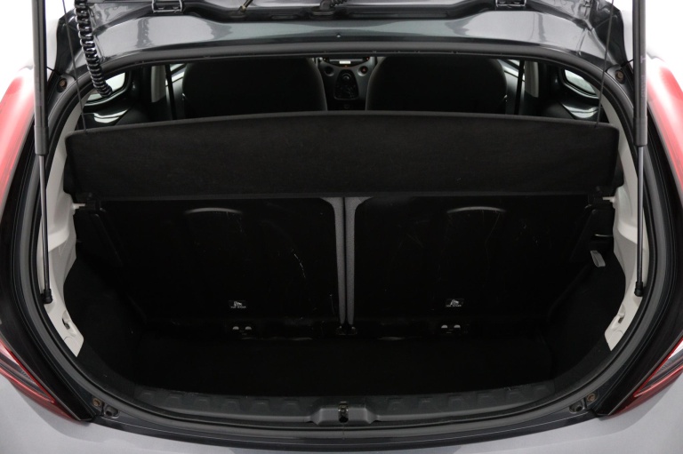 Toyota Aygo - 1.0 VVT-i x-play 23