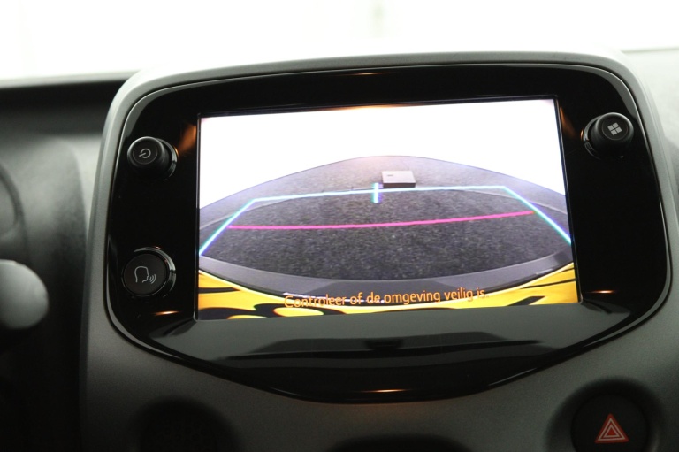 Toyota Aygo - 1.0 VVT-i x-play 9