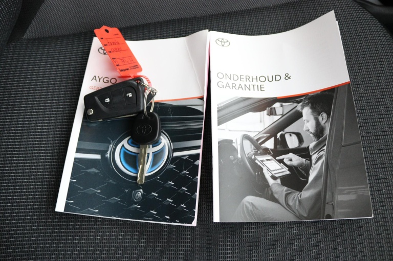 Toyota Aygo - 1.0 VVT-i x-play 11