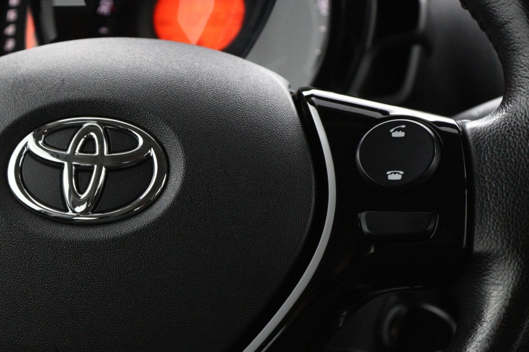 Toyota Aygo - 1.0 VVT-i x-play 21