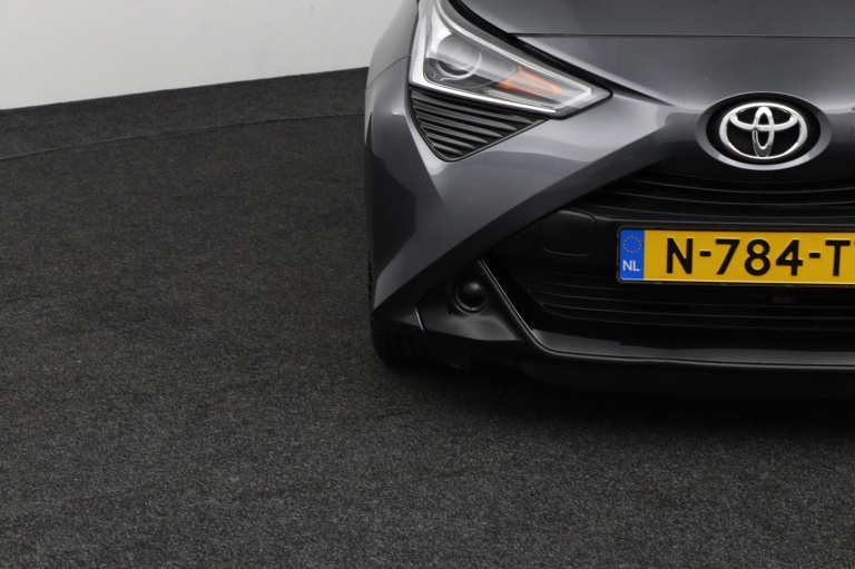 Toyota Aygo - 1.0 VVT-i x-play 35