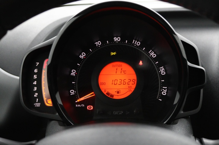 Toyota Aygo - 1.0 VVT-i x-play 6