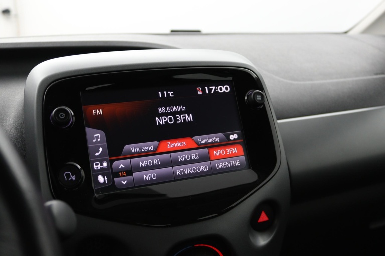 Toyota Aygo - 1.0 VVT-i x-play 8