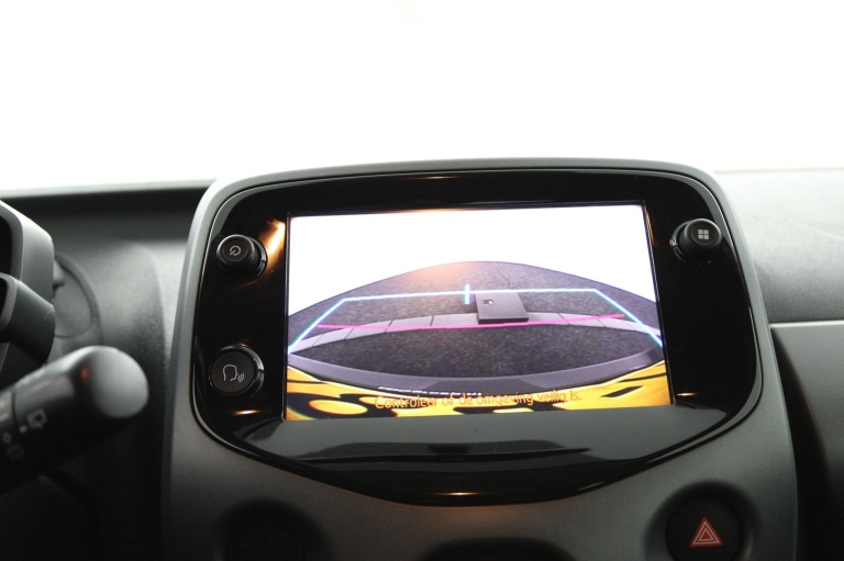 Toyota Aygo - 1.0 VVT-i x-play 9