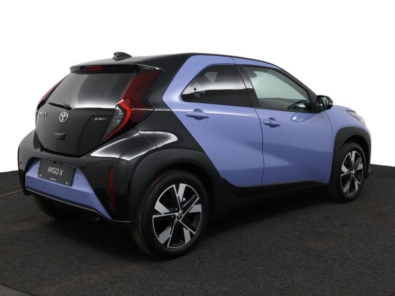 Toyota Aygo X - Hybrid 115 pulse 2