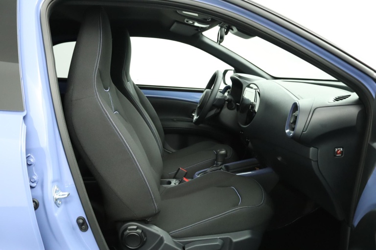 Toyota Aygo X - Hybrid 115 pulse 21