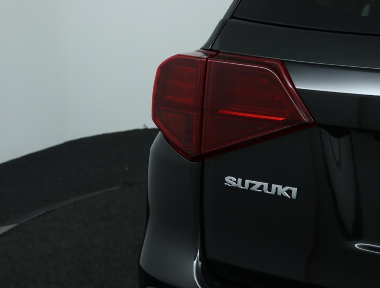 Suzuki Vitara - 1.4 Boosterjet Select Smart Hybrid 39