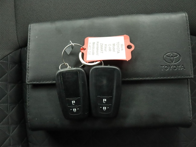 Toyota C-HR - 2.0 Hybrid First Edition