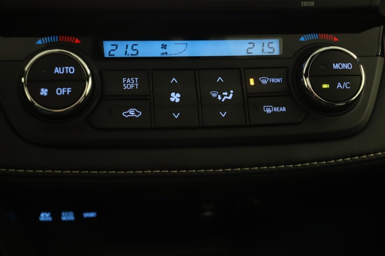 Toyota RAV4 - 2.5 Hybrid AWD Style 7