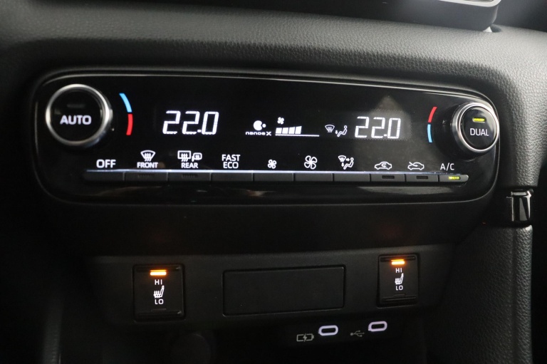 Toyota Yaris - 1.5 Hybrid 130 Executive 7