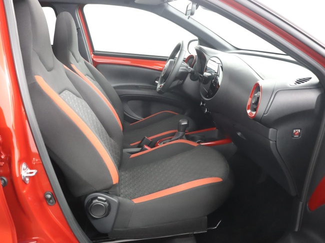 Toyota Aygo X - 1.0 VVT-i S-CVT Envy