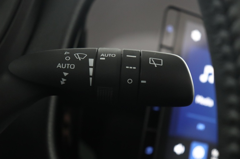 Toyota Aygo X - 1.0 VVT-i S-CVT Envy 31