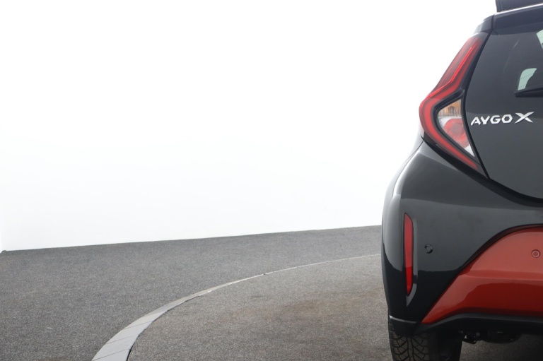 Toyota Aygo X - 1.0 VVT-i S-CVT Envy 40