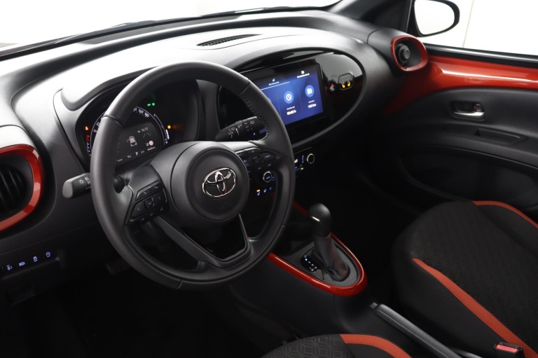 Toyota Aygo X - 1.0 VVT-i S-CVT Envy 52