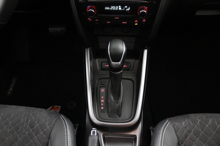 Suzuki Vitara - 1.5 Hybrid Style 23