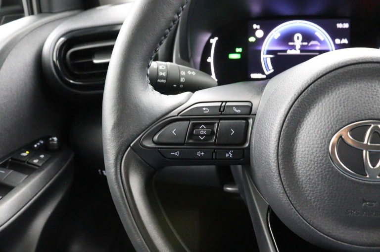 Toyota Yaris - 1.5 Hybrid 115 Dynamic 17