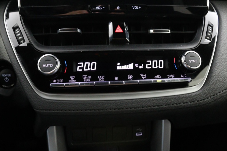 Toyota Corolla Cross - Hybrid 140 Dynamic 16