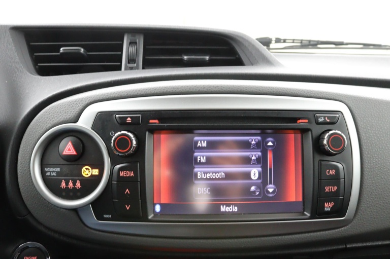 Toyota Yaris - 1.3 VVT-i Dynamic 13