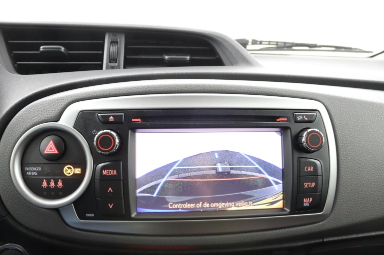 Toyota Yaris - 1.3 VVT-i Dynamic 14