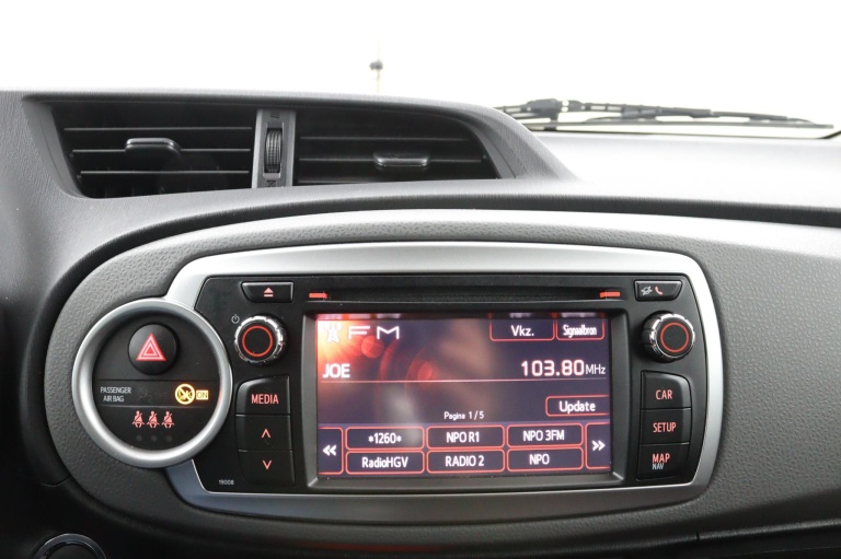 Toyota Yaris - 1.3 VVT-i Dynamic 15