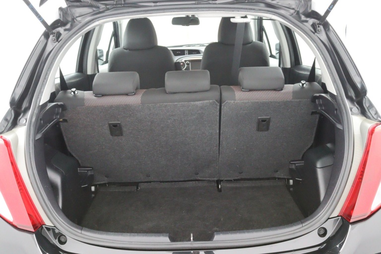 Toyota Yaris - 1.3 VVT-i Dynamic 30