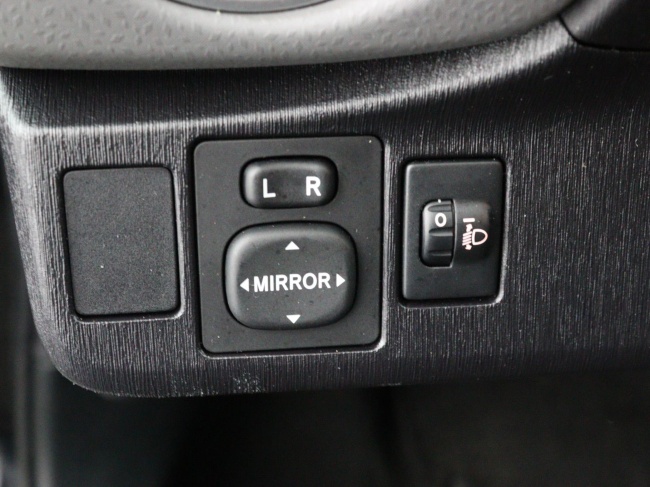 Toyota Yaris - 1.3 VVT-i Dynamic