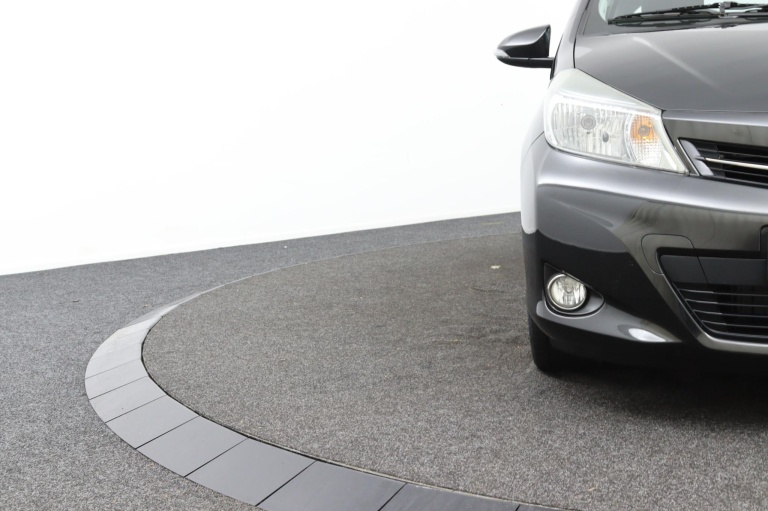 Toyota Yaris - 1.3 VVT-i Dynamic 36