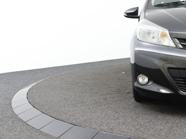 Toyota Yaris - 1.3 VVT-i Dynamic