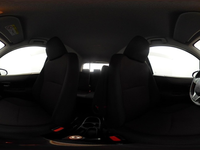 Toyota Yaris - 1.3 VVT-i Dynamic