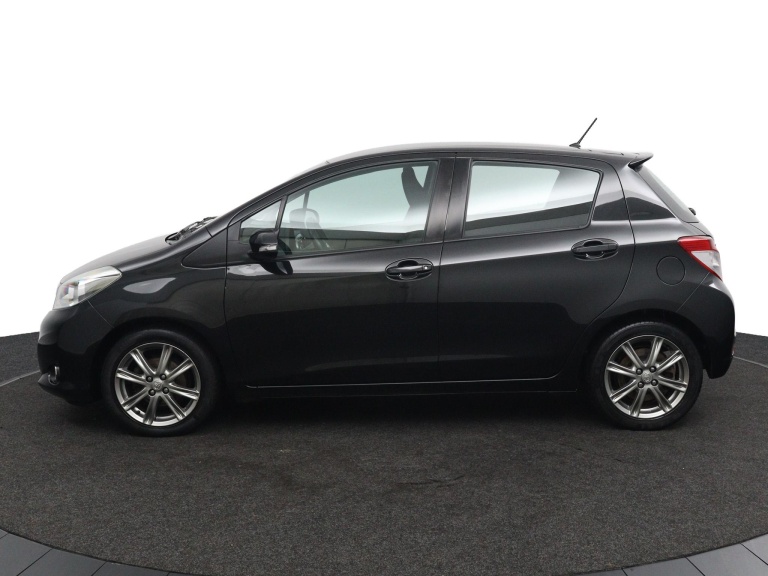 Toyota Yaris - 1.3 VVT-i Dynamic 5