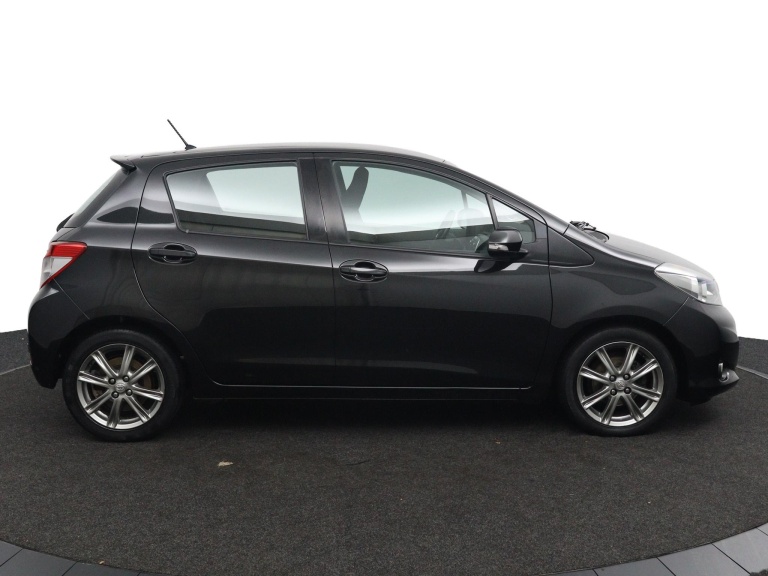 Toyota Yaris - 1.3 VVT-i Dynamic 6