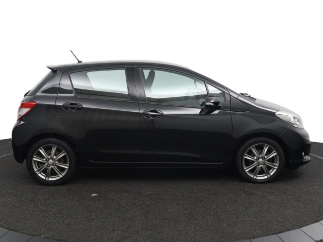 Toyota Yaris - 1.3 VVT-i Dynamic