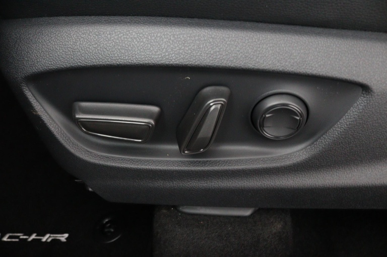 Toyota C-HR - 2.0 Plug-in Hybrid 220 Executive 10