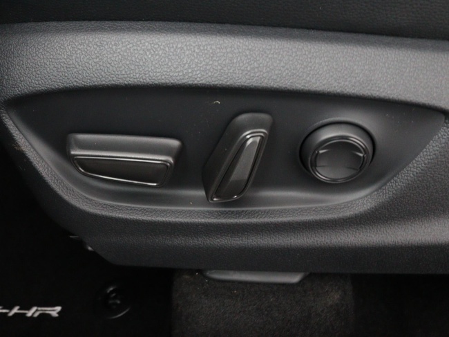 Toyota C-HR - 2.0 Plug-in Hybrid 220 Executive