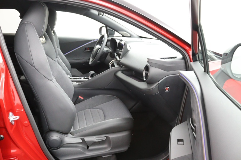 Toyota C-HR - 2.0 Plug-in Hybrid 220 Executive 11