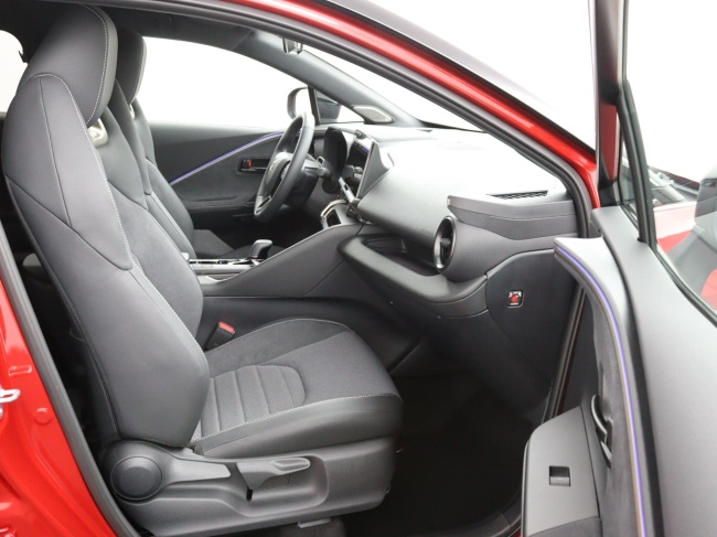 Toyota C-HR - 2.0 Plug-in Hybrid 220 Executive