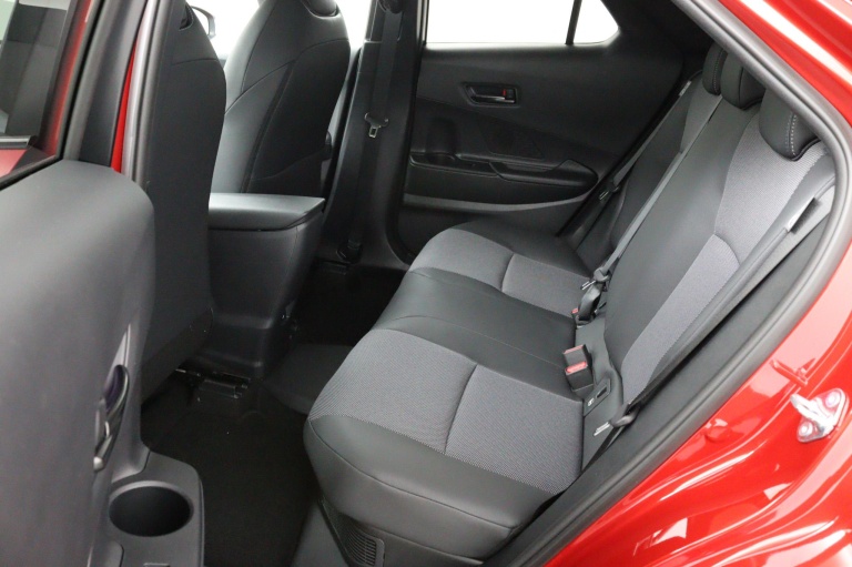 Toyota C-HR - 2.0 Plug-in Hybrid 220 Executive 13