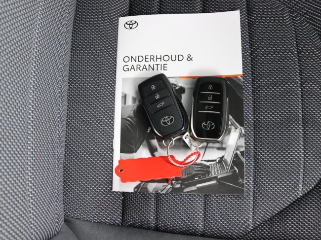 Toyota C-HR - 2.0 Plug-in Hybrid 220 Executive