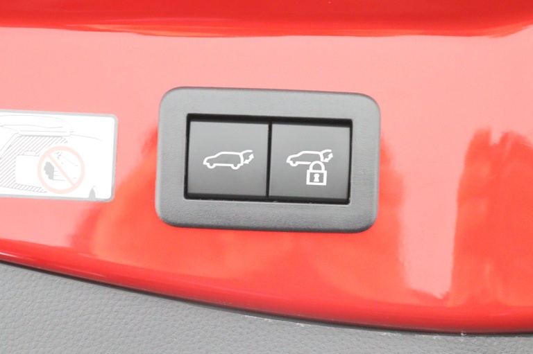 Toyota C-HR - 2.0 Plug-in Hybrid 220 Executive 33