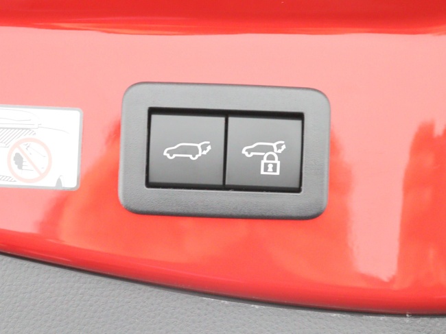 Toyota C-HR - 2.0 Plug-in Hybrid 220 Executive