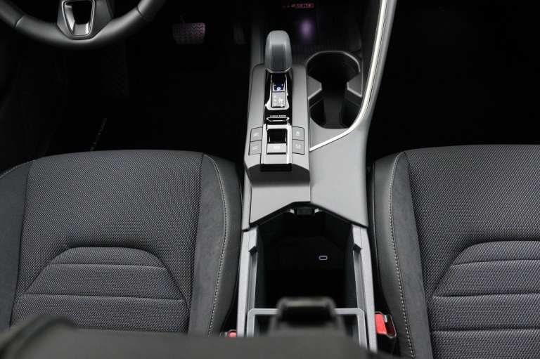 Toyota C-HR - 2.0 Plug-in Hybrid 220 Executive 35