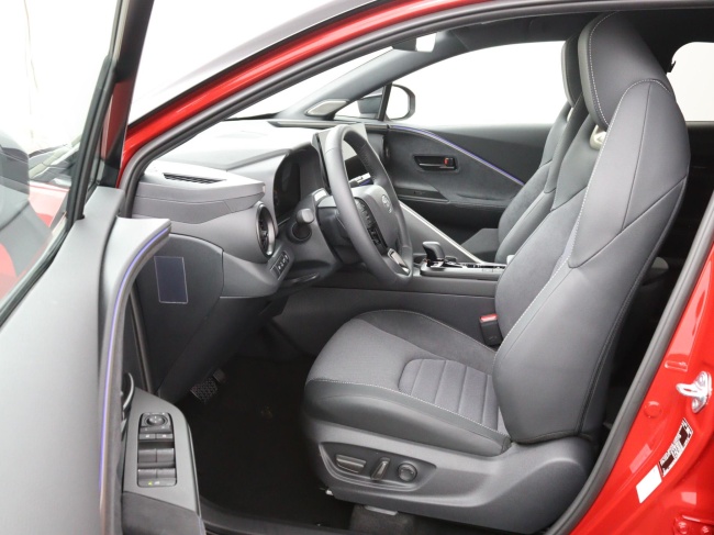 Toyota C-HR - 2.0 Plug-in Hybrid 220 Executive