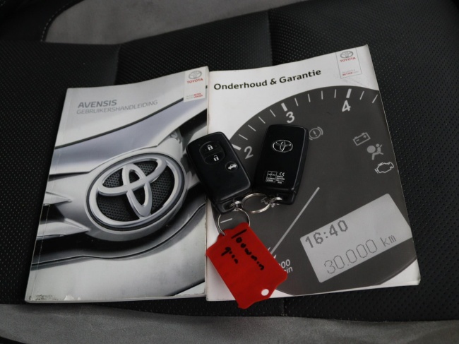 Toyota Avensis Touring Sports - 1.8 VVT-i SkyView Limited