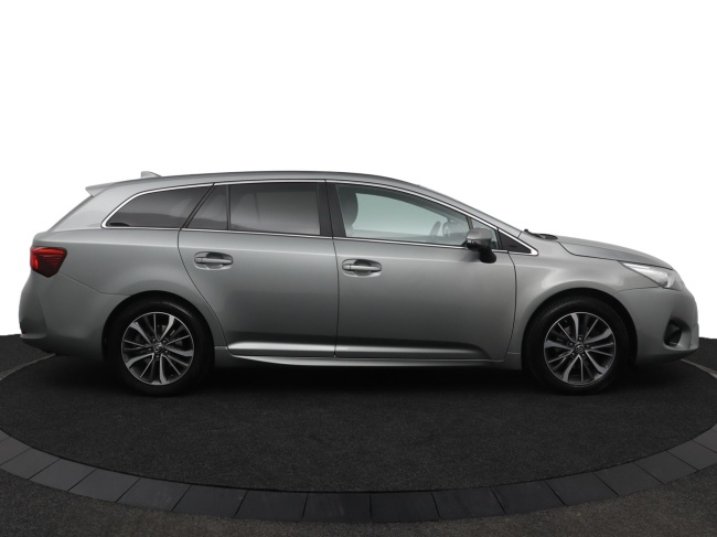Toyota Avensis Touring Sports - 1.8 VVT-i SkyView Limited