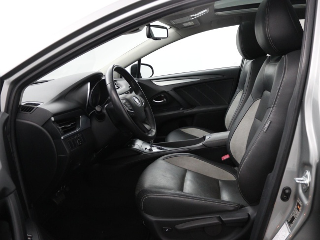 Toyota Avensis Touring Sports - 1.8 VVT-i SkyView Limited